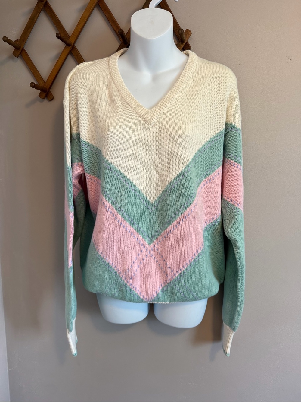 Lady La Mode Vintage Pastel Chevron V-Neck Knit Sweater Pink Green Cream Size L